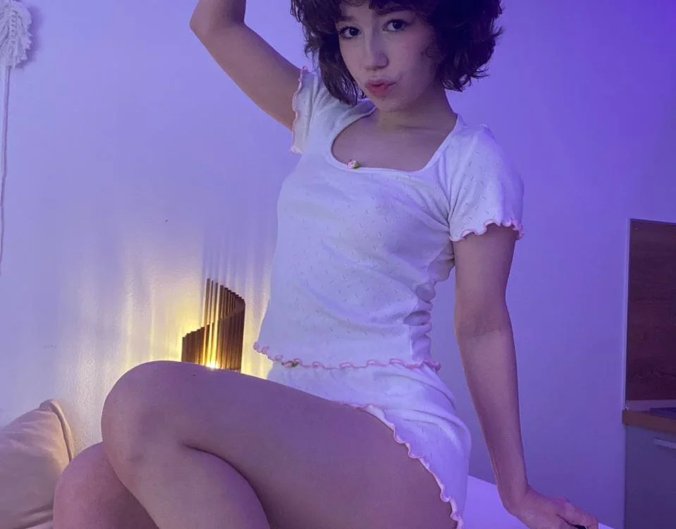 BermudaTrait Adlı Modelin Çevrimdışı XXX Sohbeti