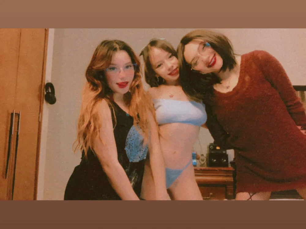 3littleschoolteens Chat XXX offline
