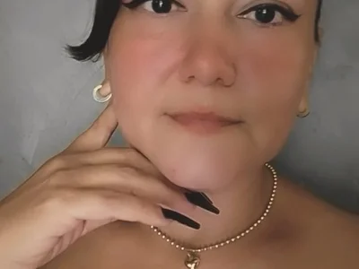 Inegui Female Spanishspeaking Adult Webcam