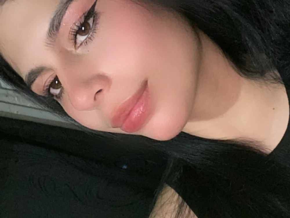 Maddy_B's Offline XXX Chat
