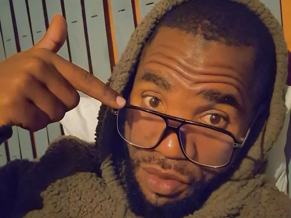 ELLJUNIOR35's Offline XXX Chat