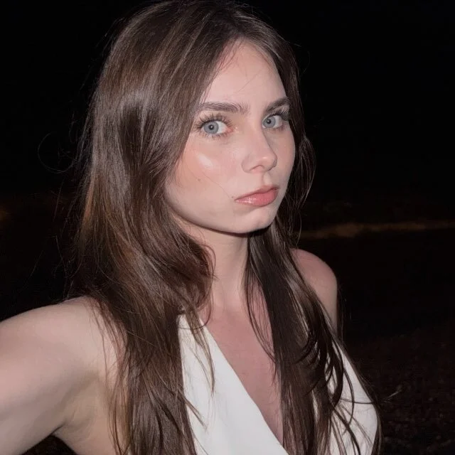 Valessia_'s Offline XXX Chat