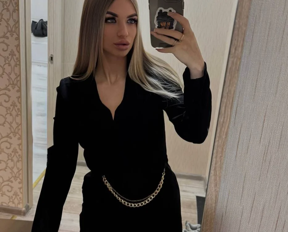 دردشة ArinaWong الجنسية دون اتصال