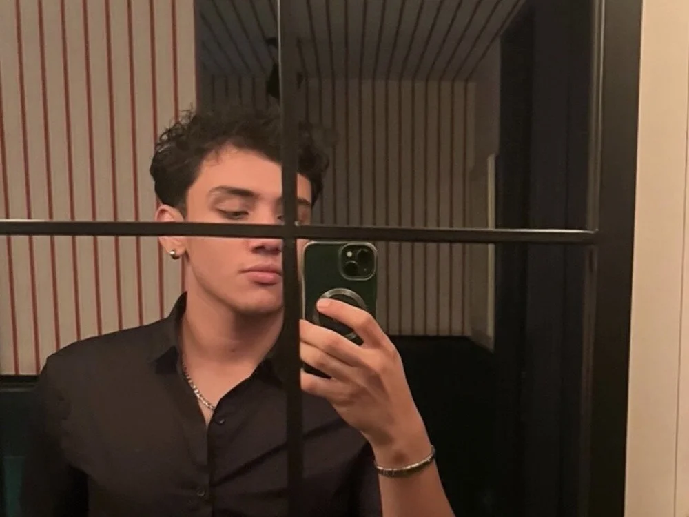 alepukavlomeni Offline XXX-chat