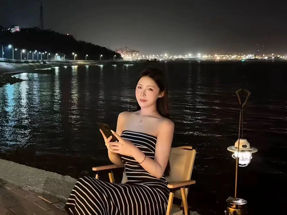 Huihui-06's Offline Chat Room