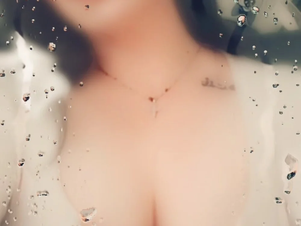 LOVELYBREEANNA143's Offline XXX Chat