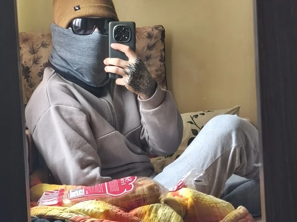 Razvan696969 Offline XXX-Chat