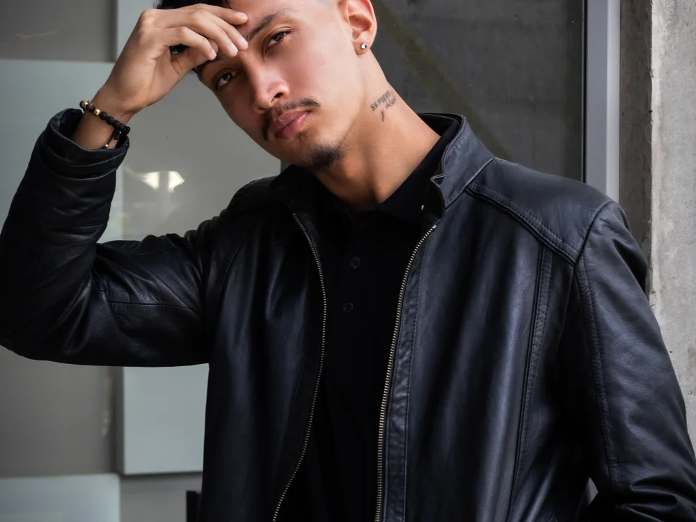 NoahOsorio live cam model on stripchat