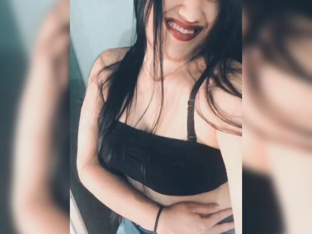 emilycooper28's Offline XXX Chat