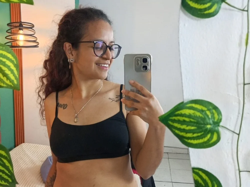 Isabella_Sydney offline chatrum