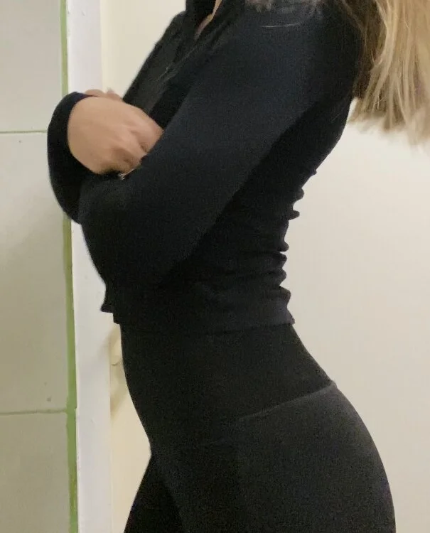 BlondieDollie offline XXX-chat