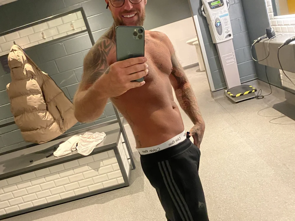 Newcastle_tattedfarmer Chat XXX offline