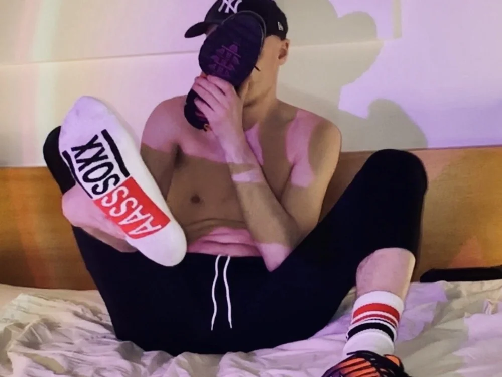 Chat XXX offline de HORNY_X_boy