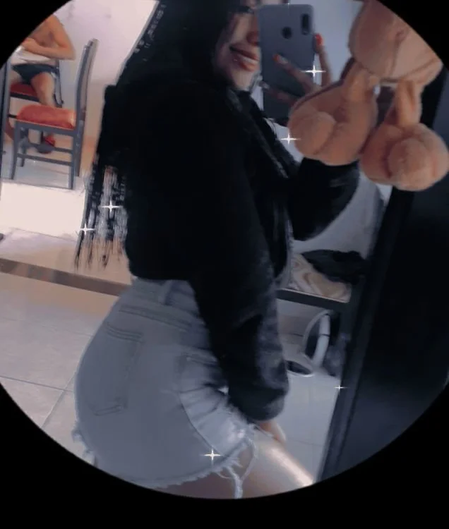 chloe_sf's Offline Chat Room