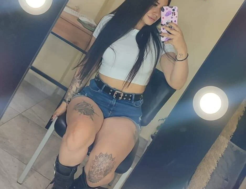 Madeleine__w 离线XXX聊天