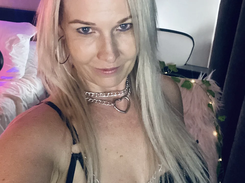 Chatroom XXX hors ligne de Niaomifuckalot