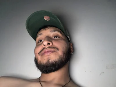 Sergio420_ Male Dragqueens Live Cam Strip