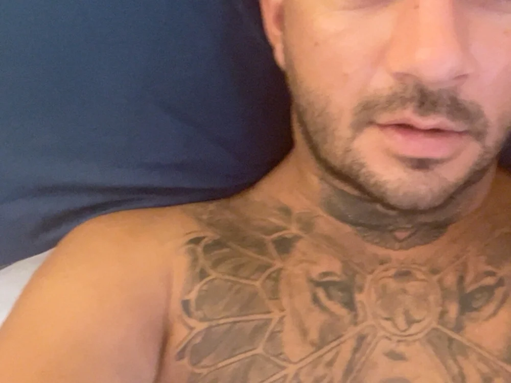 mikecattn Offline XXX chat