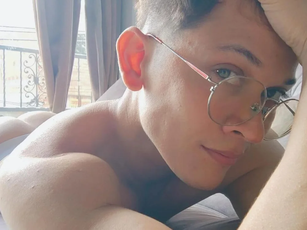 Niko_Fox_'s Offline XXX Chat