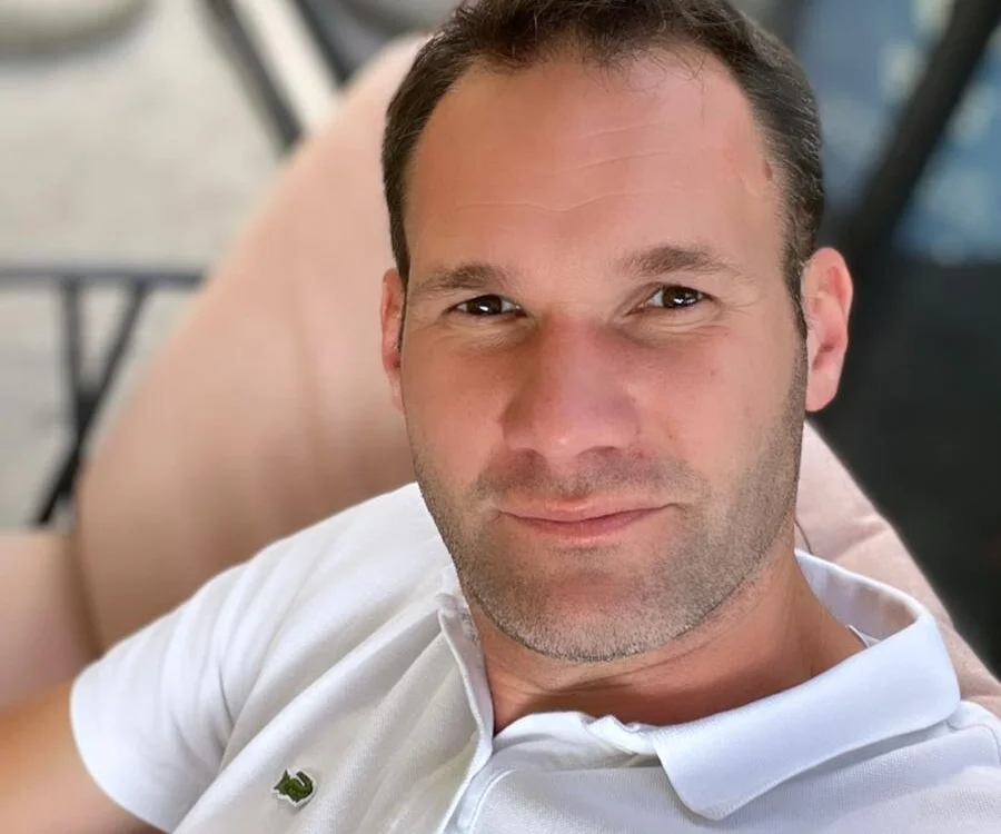 sebastian22bv Adlı Modelin Çevrimdışı XXX Sohbeti