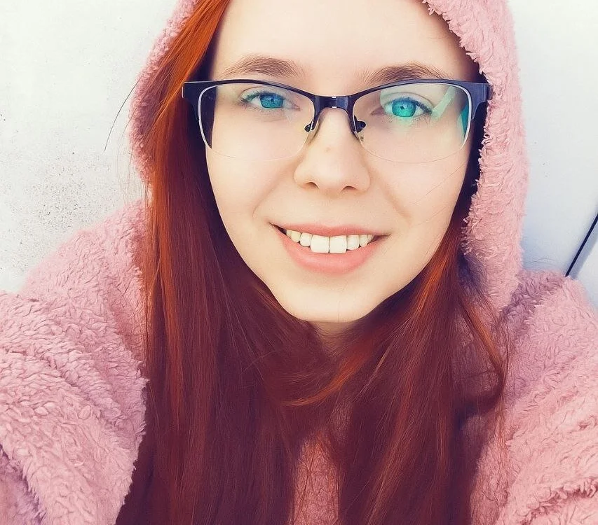 JustFoxyee Offline XXX-chat