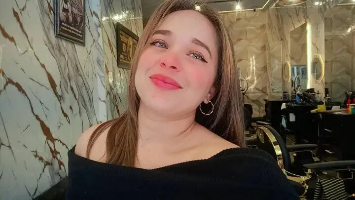 VictoriaBlondie's Offline Chat Room