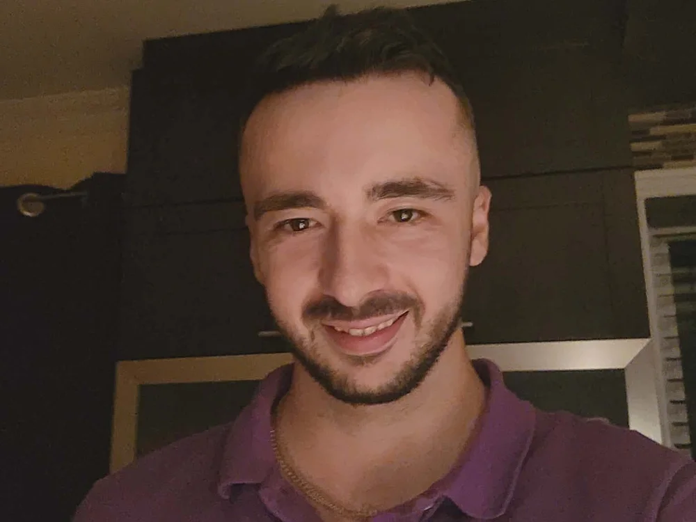 Steel_Gazer's Offline Chat Room