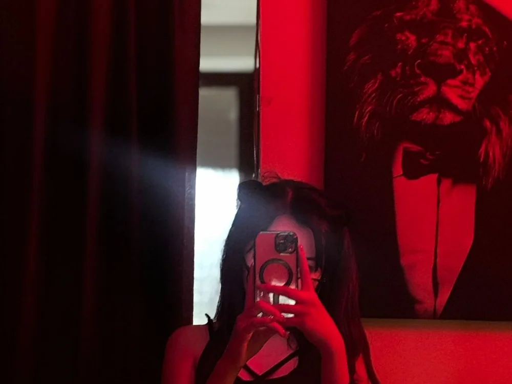 mi_ledy's Offline XXX Chat