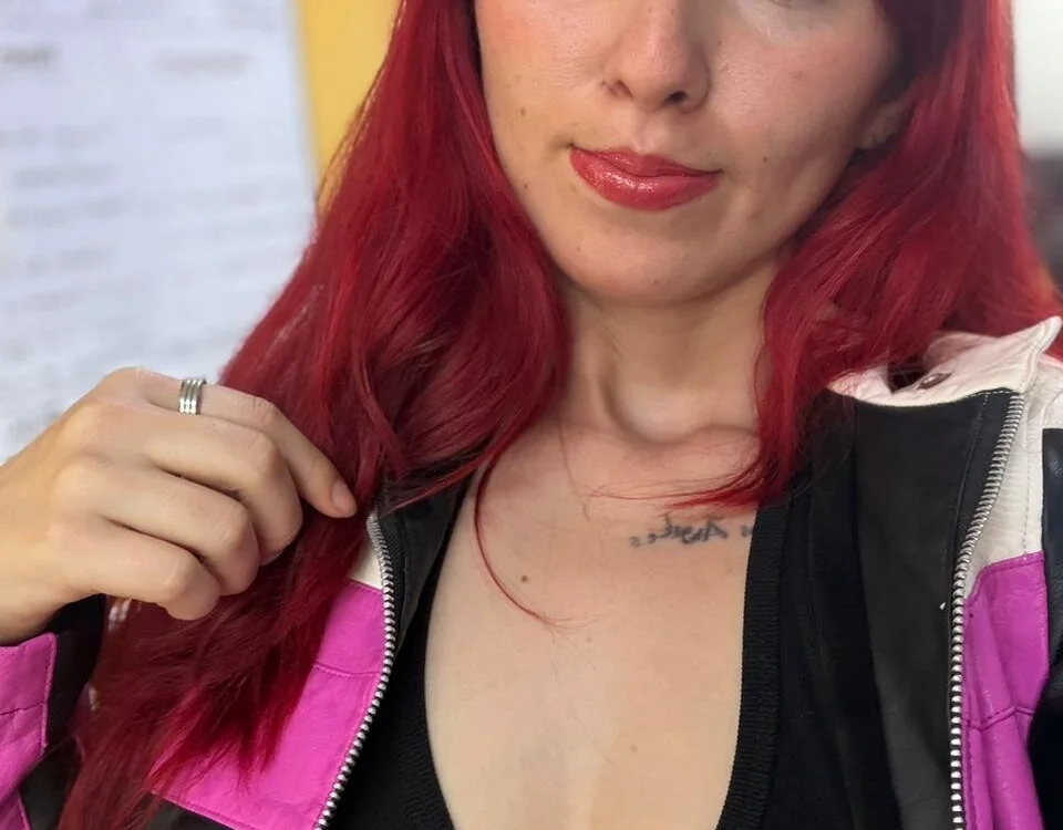 Mia_Lunelle's Offline Chat Room