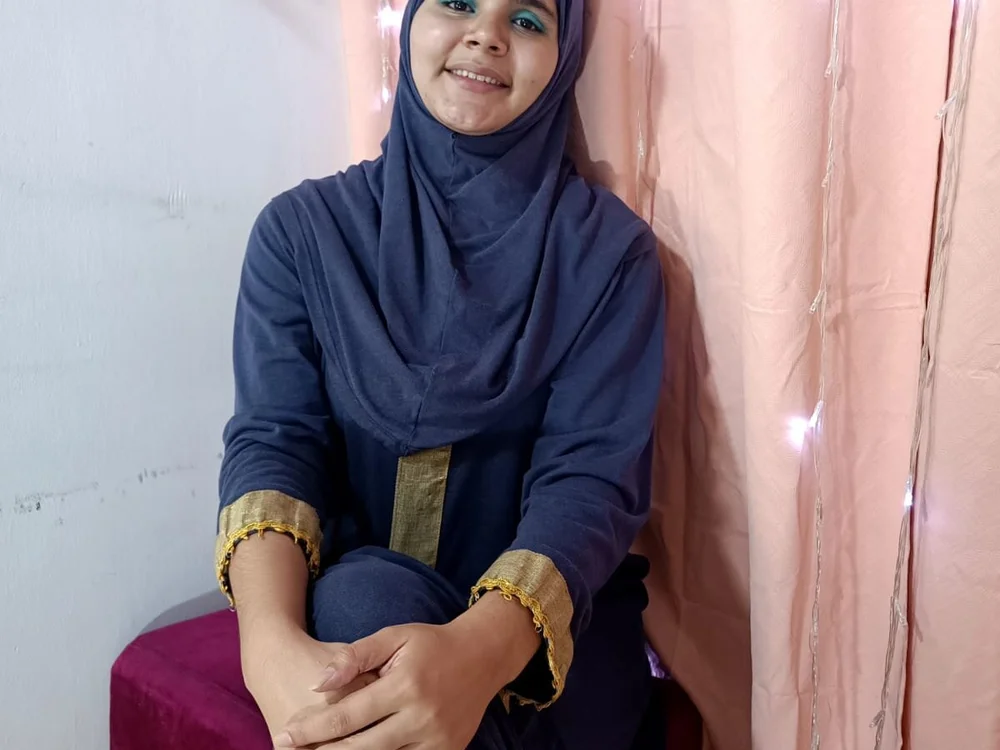 AminaBadawi offline chatrum