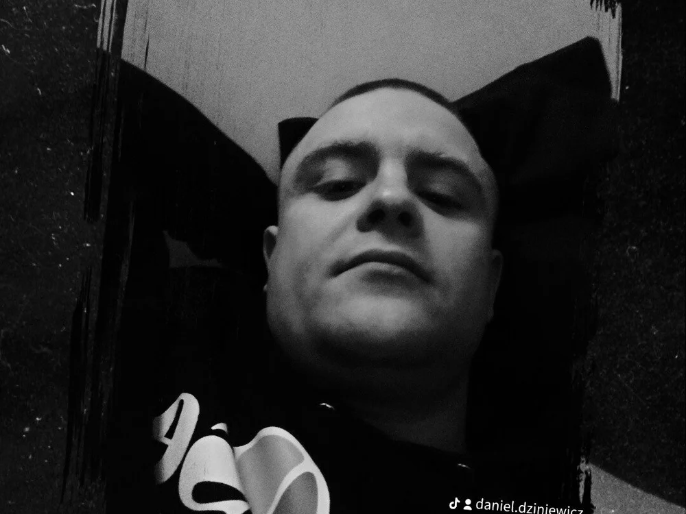 suqooo: συνομιλία ΧΧΧ εκτός σύνδεσης