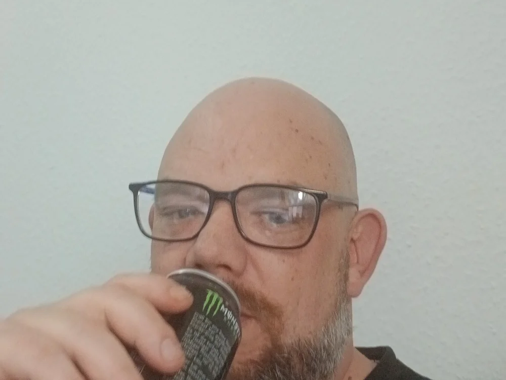 Saschamsv's Offline Chat Room