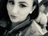 Model mia_lourence