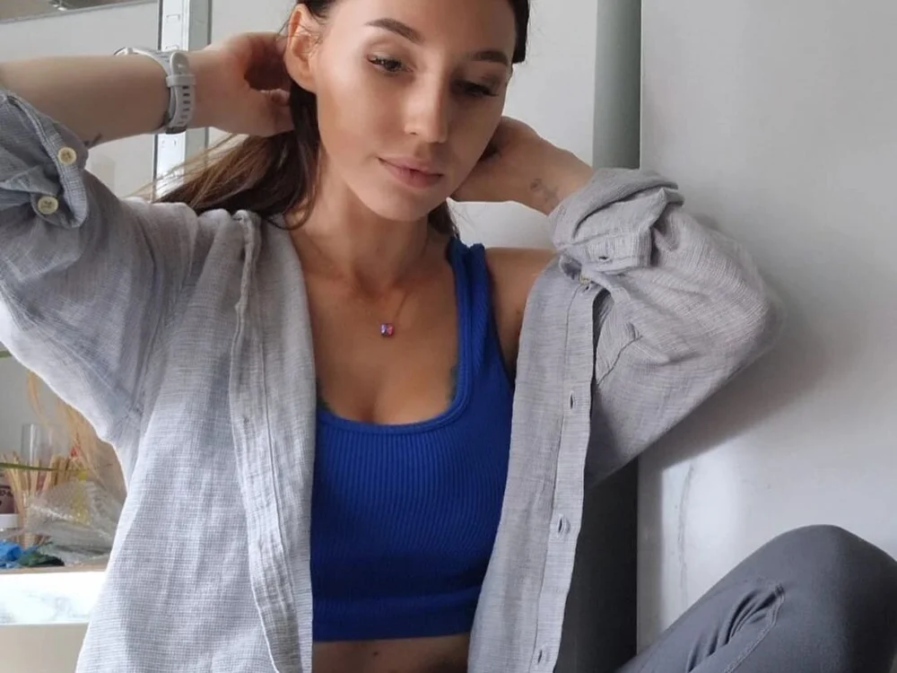 Laura_Chase's Offline Chat Room