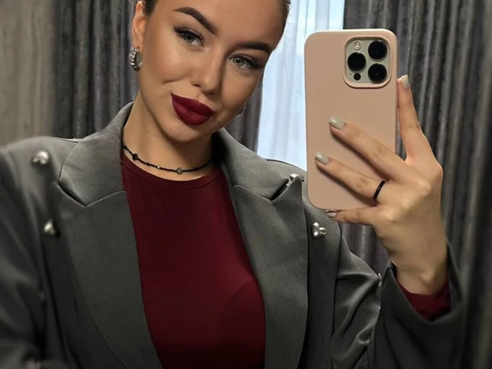 LavetaRoark's Offline XXX Chat