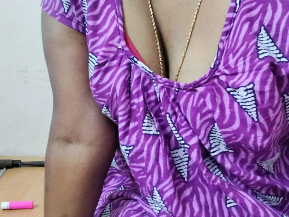 tamil_sweetyponnu offline XXX-chatje