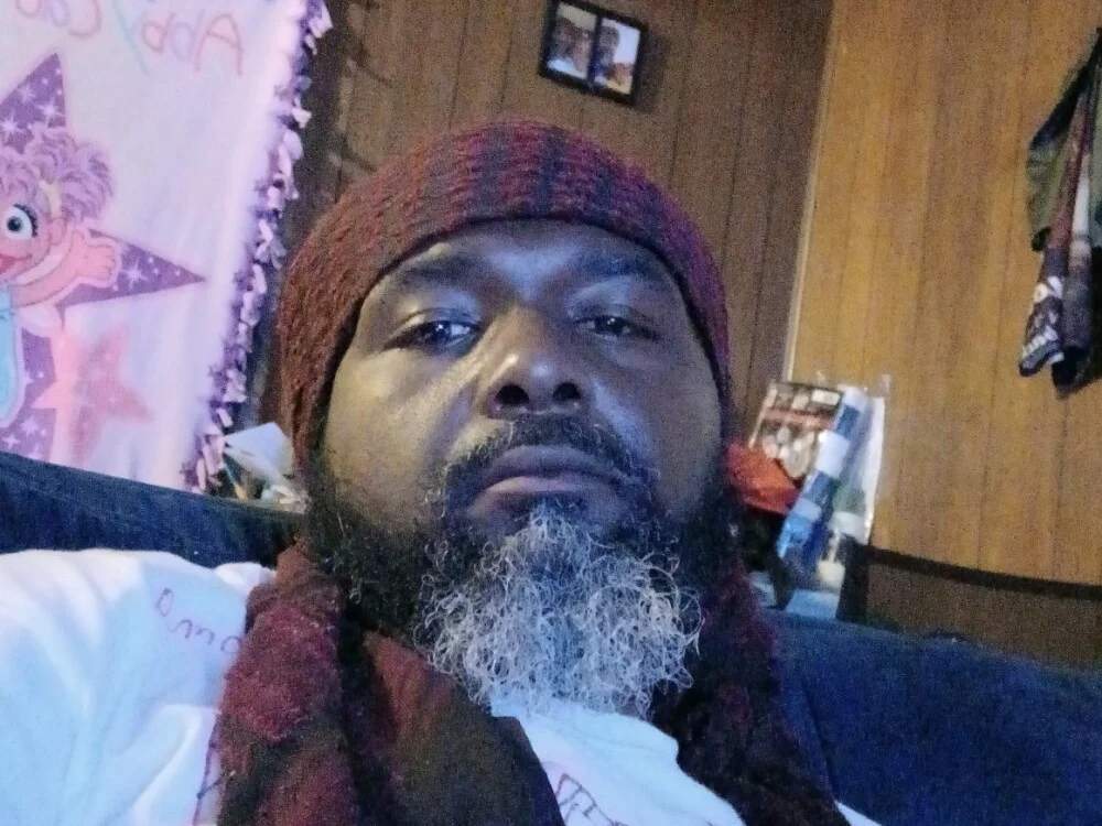 dark_chocolate_daddy87's Offline XXX Chat