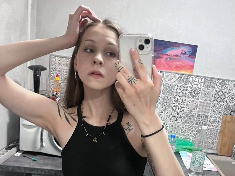 AsahyKourr Offline XXX-Chat