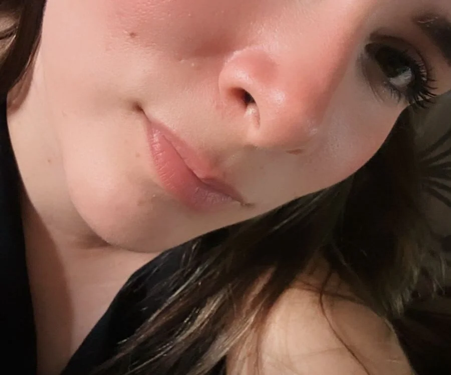 Melissa_Cooperr Adlı Modelin Çevrimdışı XXX Sohbeti
