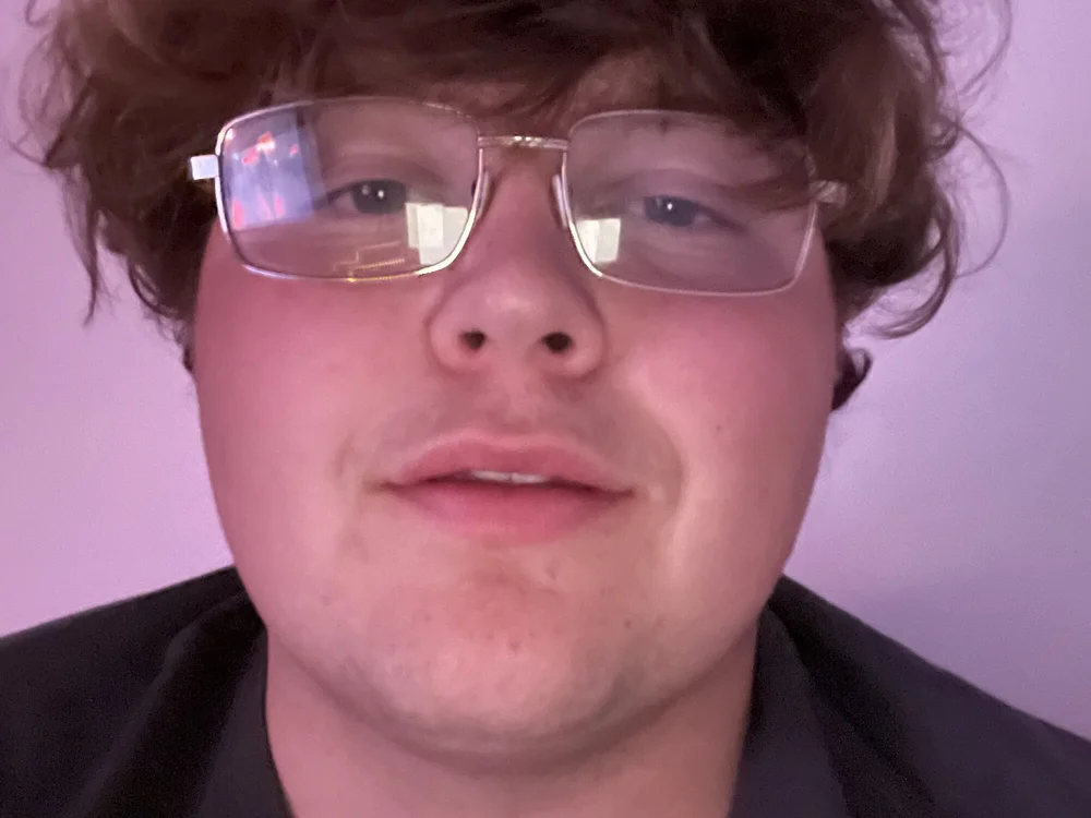 ashyswroild's Offline Chat Room