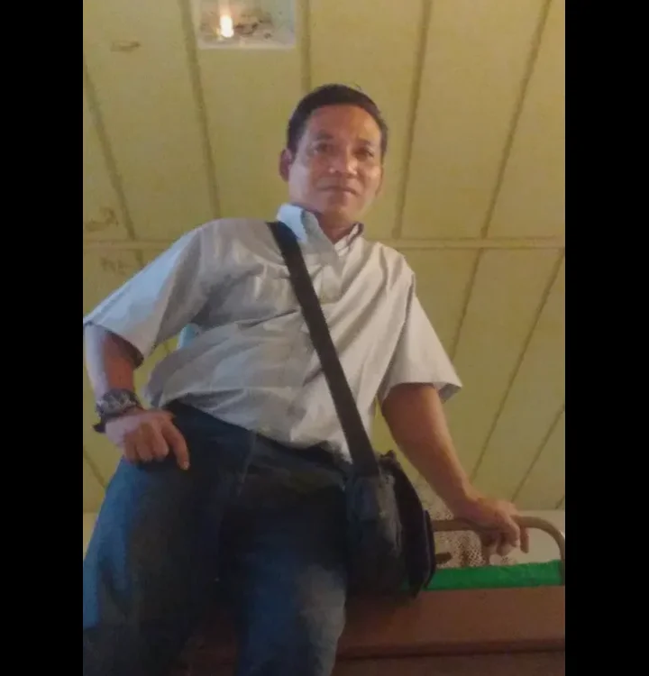 Offline chatovací místnost Papagaul1