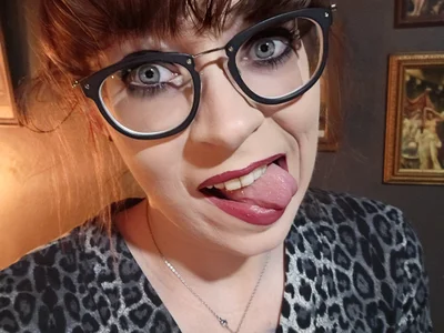 MistressThrope Female Interactivetoys Online Cam Striptease