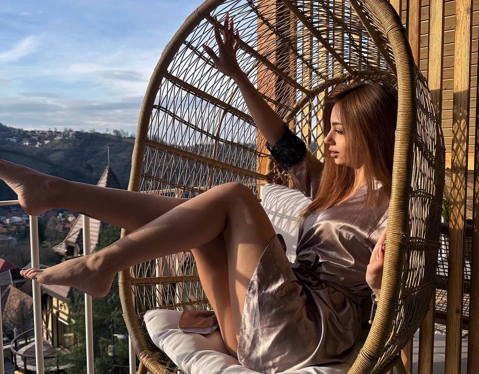 Aisha_Been Offline XXX chat