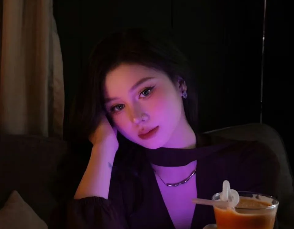 Yunny-888 Obrolan XXX Offline