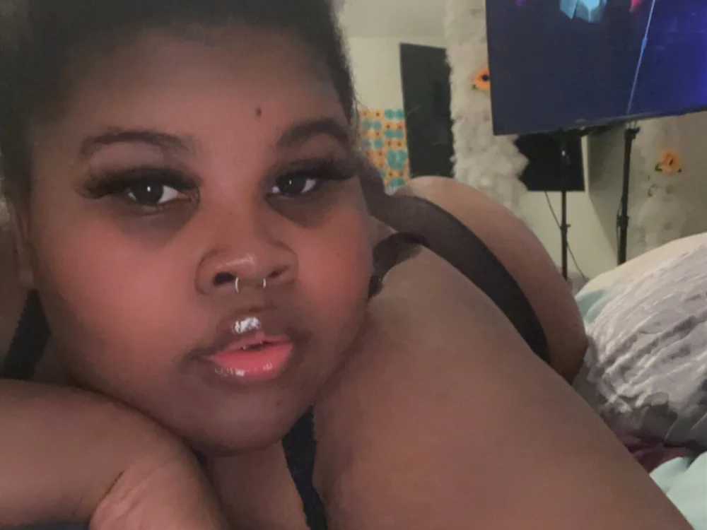 Bbwbraceface's Offline Chat Room