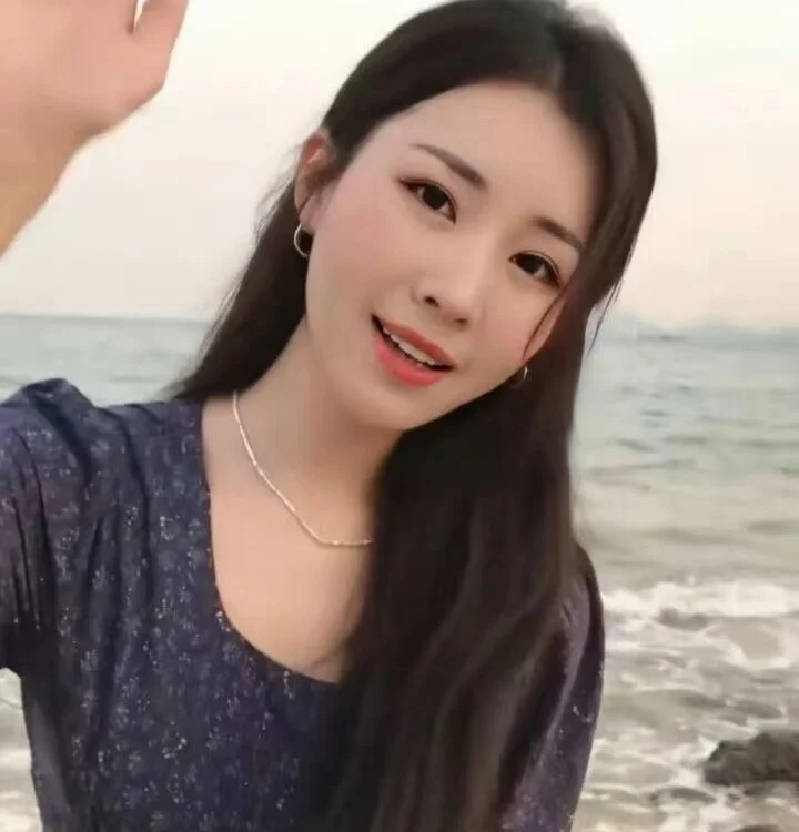 HK_angelchloe: συνομιλία ΧΧΧ εκτός σύνδεσης