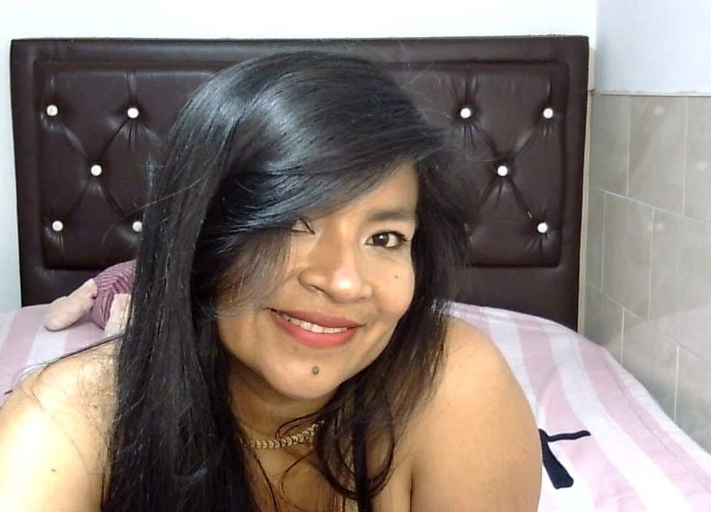 MBella_Sol's Offline Chat Room