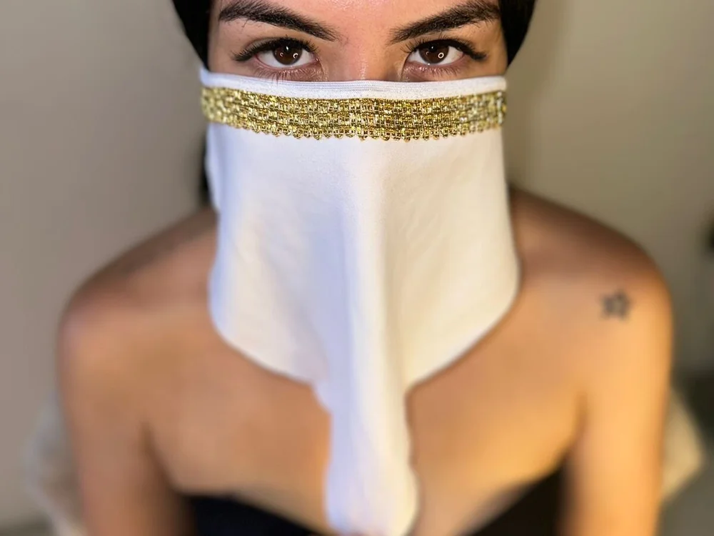 Basima__'s Offline Chat Room
