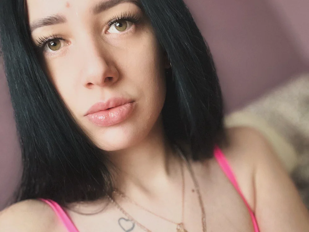 gigiattackk's Offline Chat Room