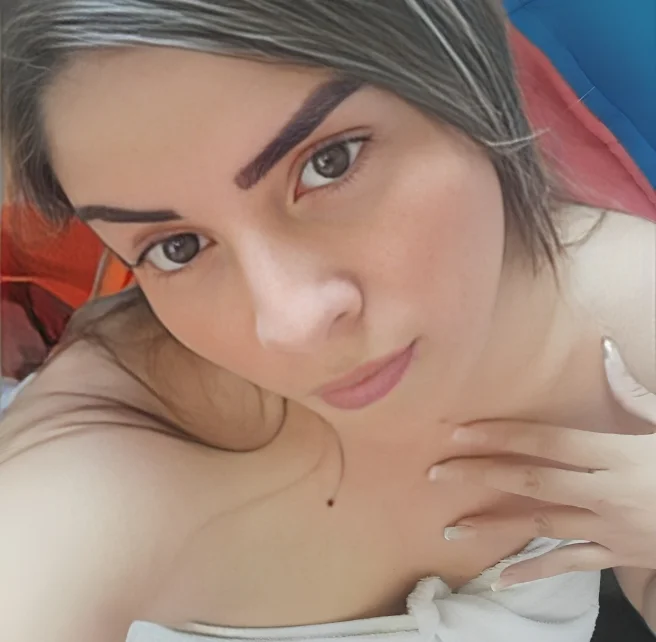 Ambar-Collins Adlı Modelin Çevrimdışı XXX Sohbeti